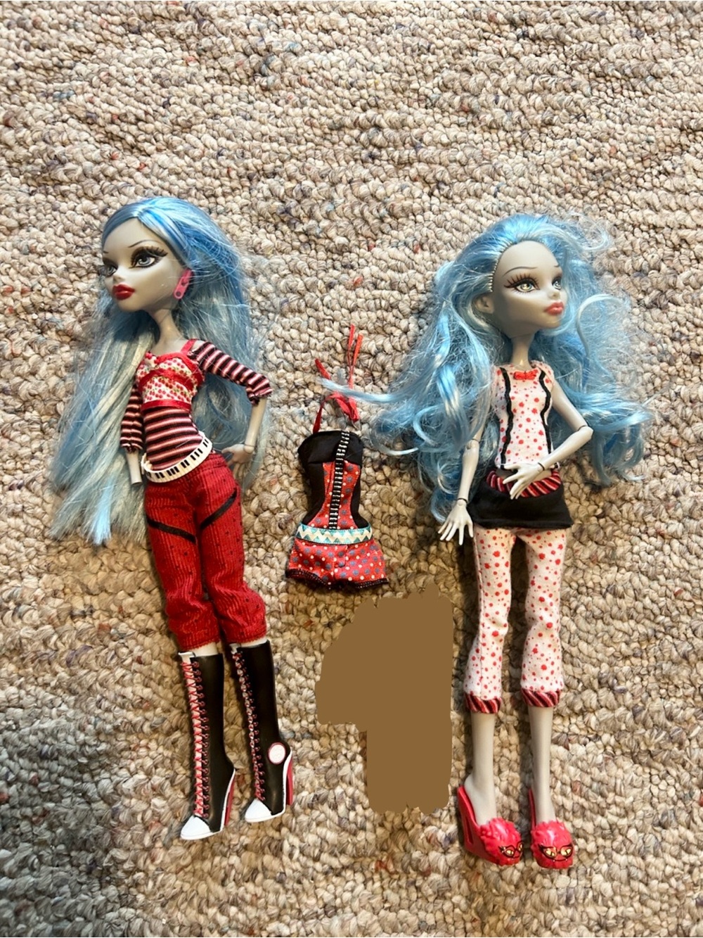 gholia G1 original & dead tired dolls + clothes